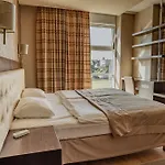 Port Hotel