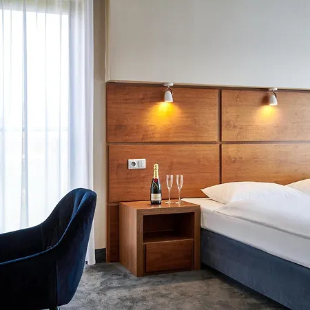 Hotell Port 5*