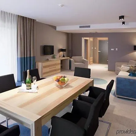 Hotell Port 5*