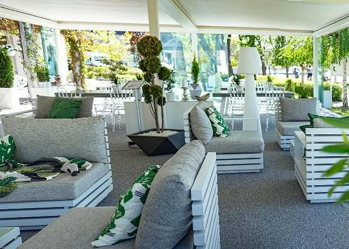 Port 5* Оструда